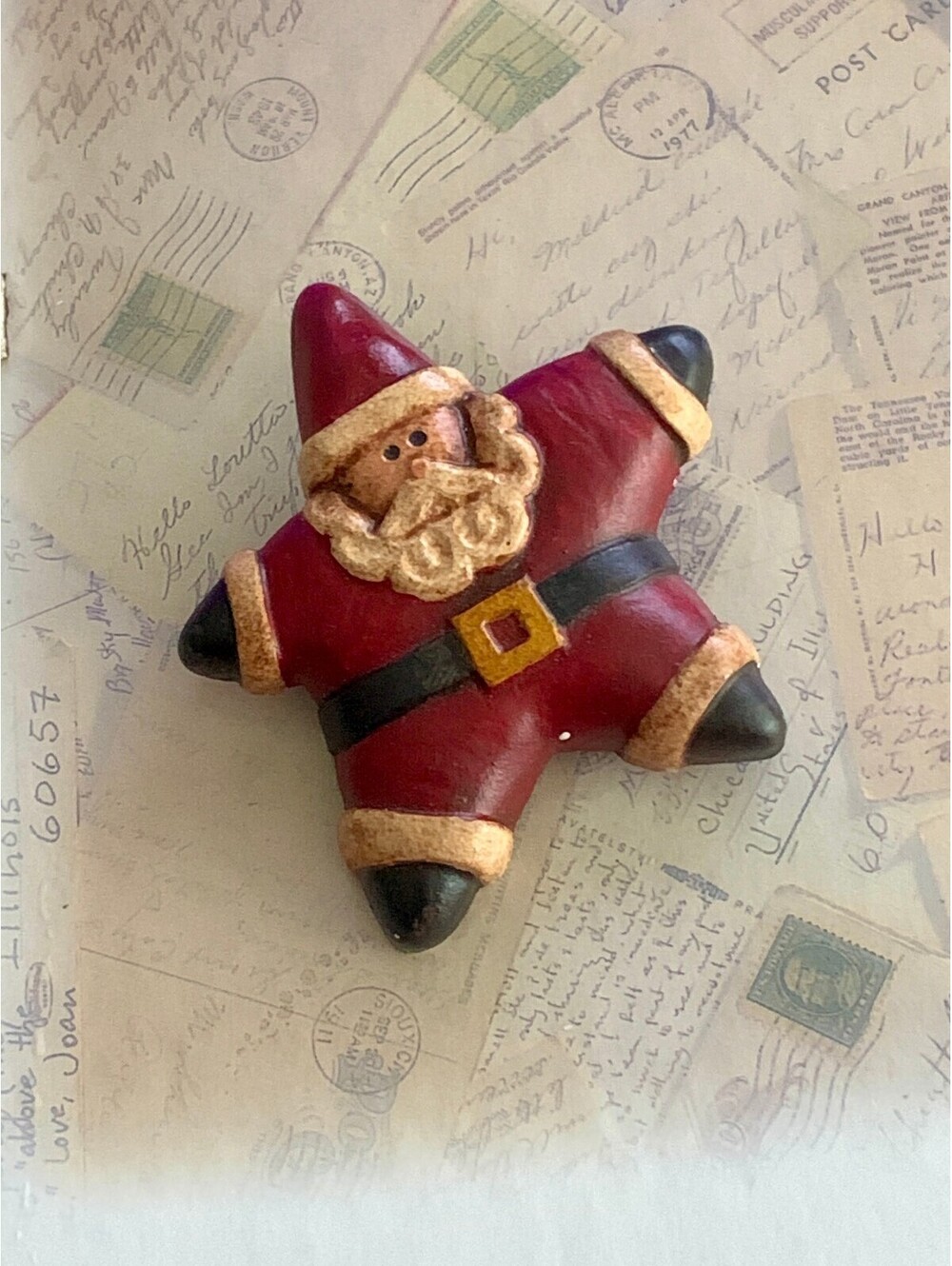 Vintage Festive Santa Star Brooch Pin - Holiday Christmas Accessory